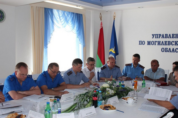 Рассматривается предложение не привлекать судмедэкспертов к осмотру после смертей в автомобилях скорой