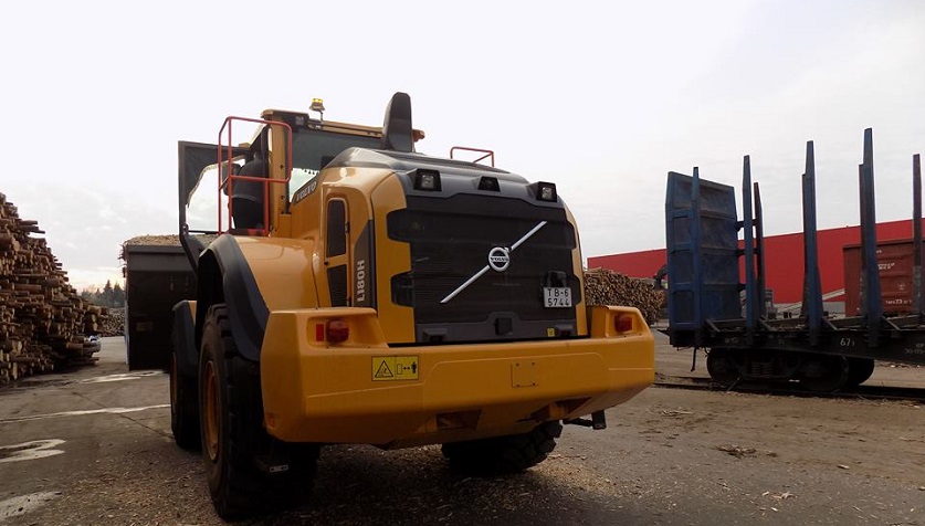 На начальницу склада «Кроноспана» в Могилеве наехал погрузчик, женщина умерла на месте