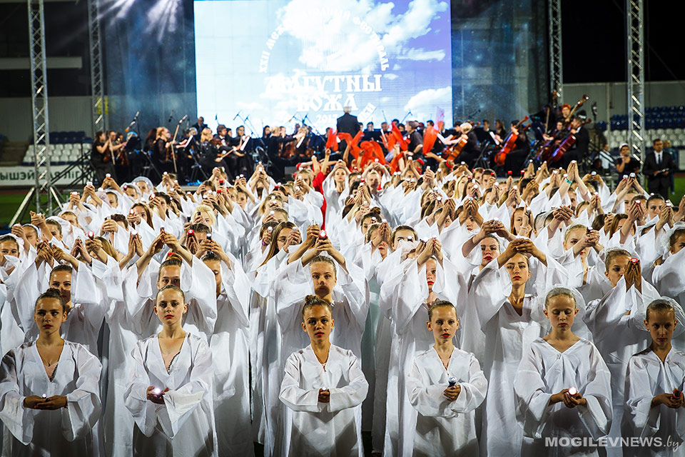Третий день фестиваля «Магутны Божа»: итальянская опера, концерты хоровые и вокальных ансамблей