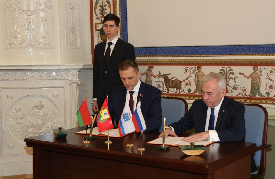 Могилевский облсовет и Заксобрание Ленинградской области подписали соглашение о сотрудничестве