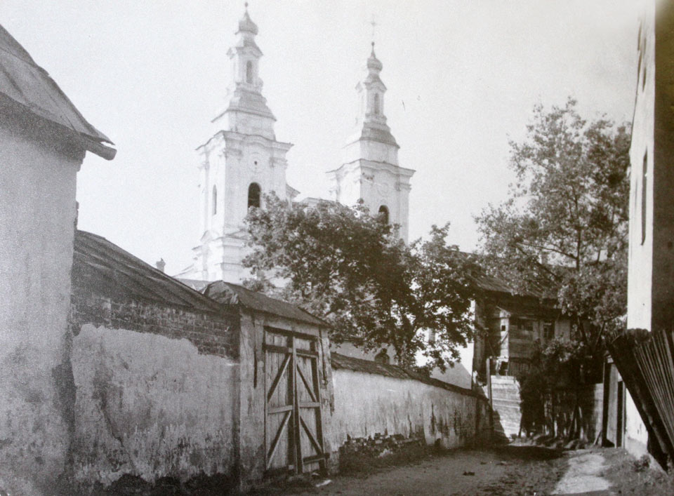 Выставка фотографий столетней давности открылась в Выставочном зале Могилева. Фото