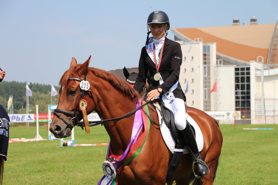Могилевские всадницы завоевали «золото» и «серебро» на международном турнире по конному троеборью