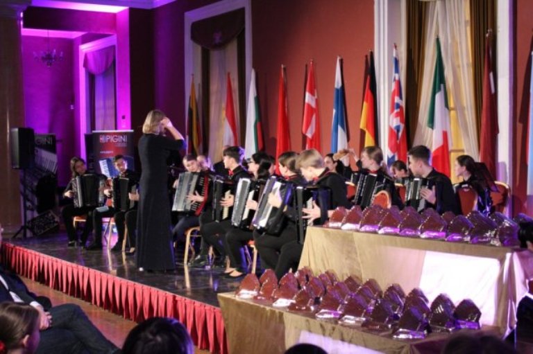 Награды с двух международных конкурсов привезли учащиеся могилевской гимназии-колледжа искусств