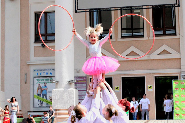 Гала-концерт участников и победителей городского конкурса детского творчества «Звонкая капель» пройдет в Могилеве 1 июня на площади Звезд