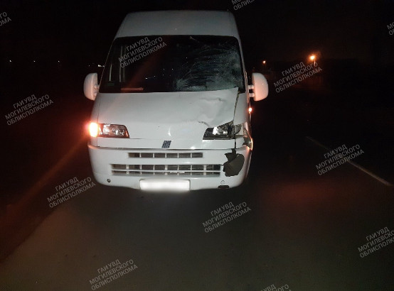 Пешеход в Бобруйске попал под машину  при переходе дороги в неустановленном месте