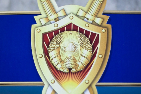 Суд по иску прокурора  взыскал с ответчика сумму незаконно полученного пособия по уходу за инвалидом