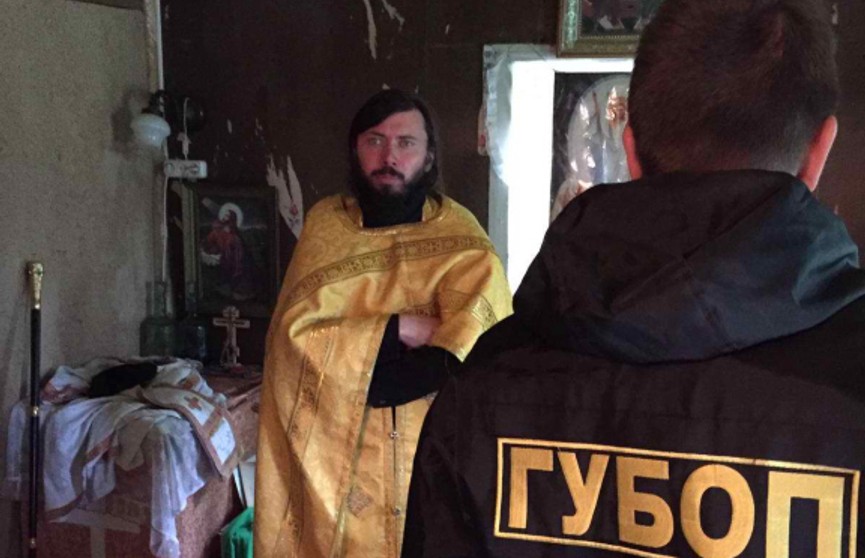 Лжесвященник из Могилевской области задержан по подозрению в мошенничестве и распространению порнографии