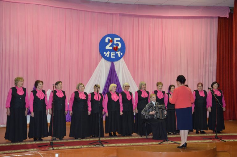 Народный хор ветеранов труда из Хотимска  отметил 25-летие