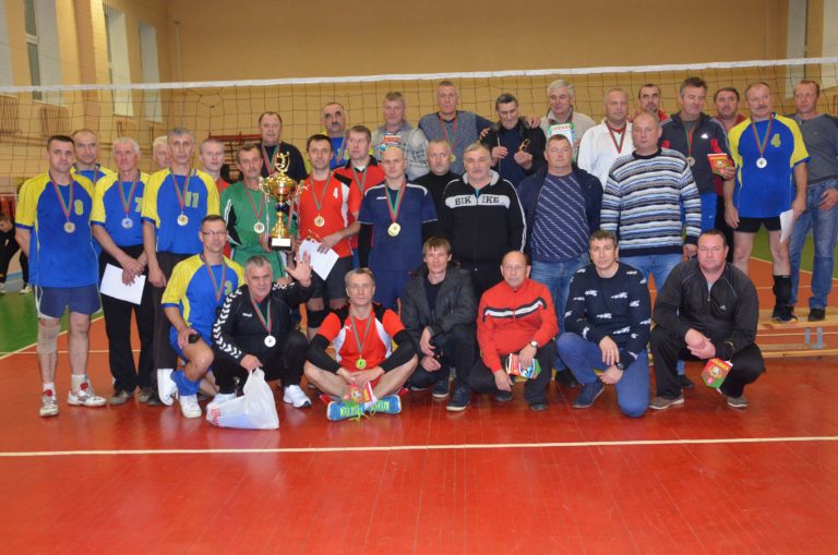 Первый  открытый Кубок Содружества по волейболу среди ветеранов прошел в Хотимске