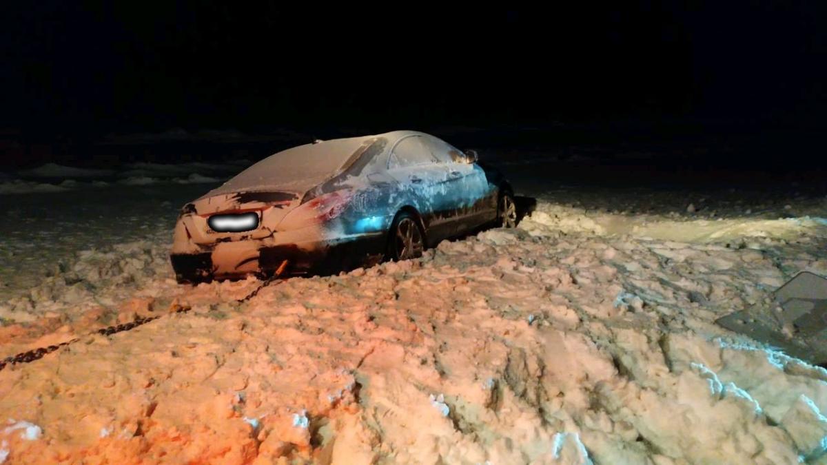 «Мерседес» опрокинулся в  Могилевском районе, водитель в больнице