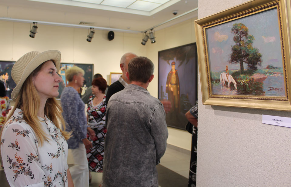 Выставка картин Владимира Шпартова открылась в Выставочном зале Могилева. Фото