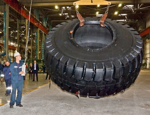 Первая партия новых бобруйских сверхкрупногабаритных шин для карьерных самосвалов отгружена в Сербию
