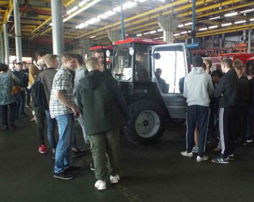 День открытых дверей провел Бобруйский завод тракторных деталей