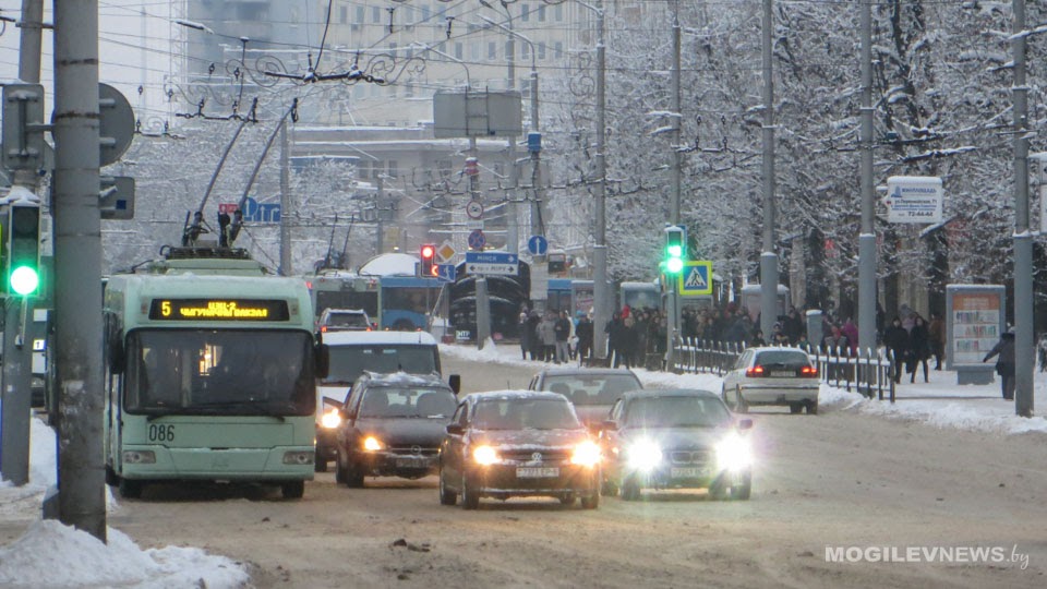 К соблюдению повышенных мер безопасности в сложных погодных условиях призывает ГАИ
