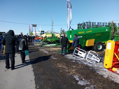 Сельхозтехникой «Бобруйскагромаша» заинтересовались тюменские аграрии