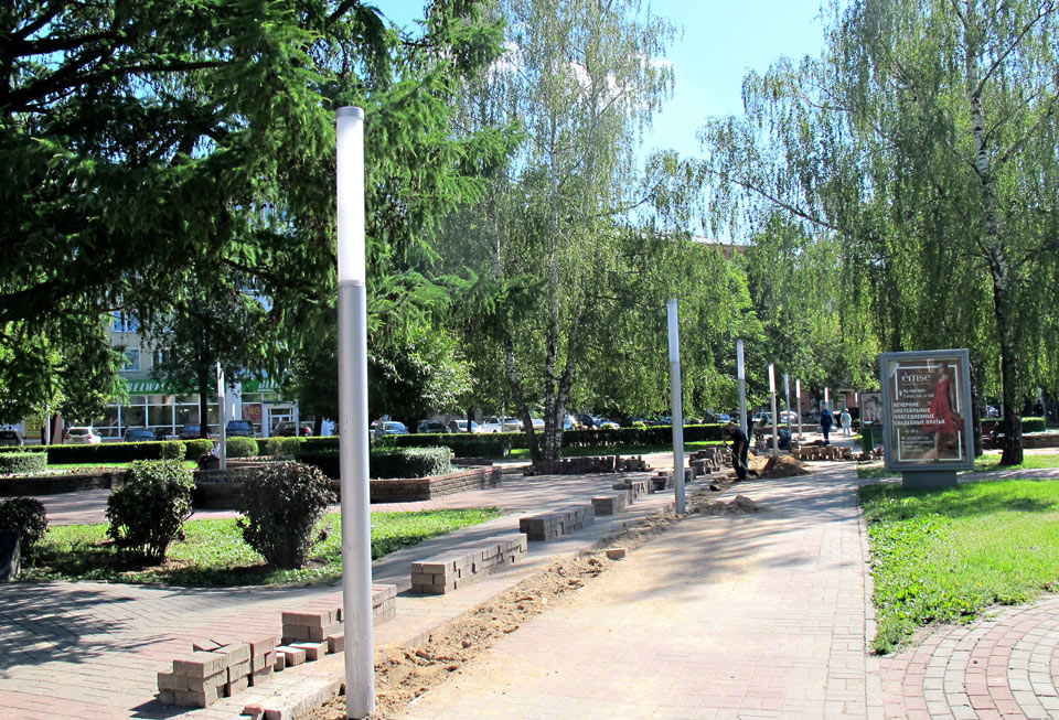 На улице Миронова и в сквере 40 лет Победы в Могилеве установили энергосберегающее освещение