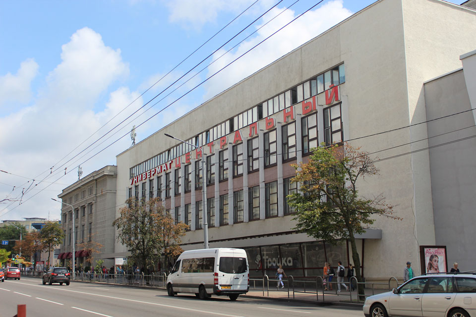 Пассажирский лифт заработает в центральном универмаге Могилева в начале сентября