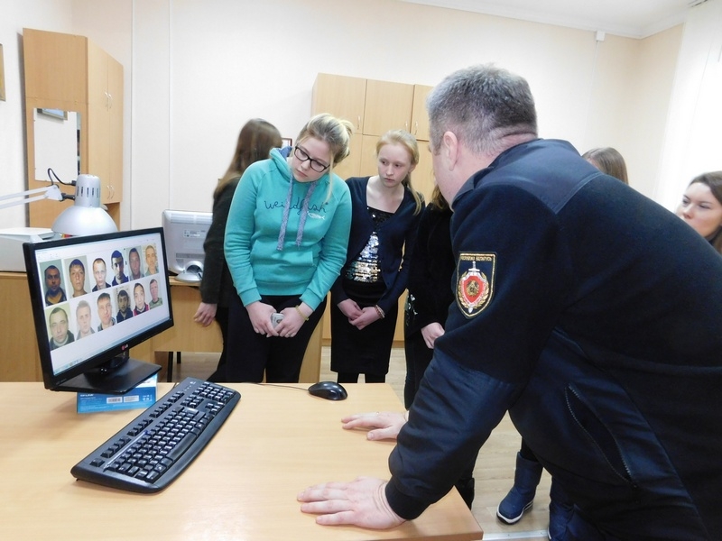 Экскурсию для школьников провели могилевские эксперты