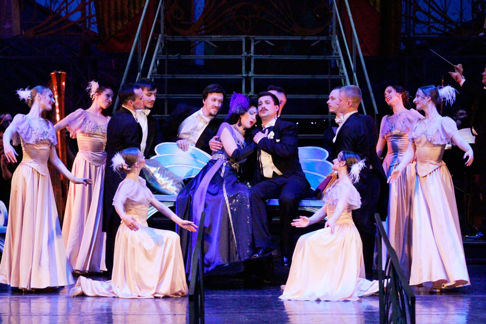 Солист Белорусского государственного академического музыкального театра Владислав Данилович примет участие в большом праздничном концерте 9 мая в Могилеве