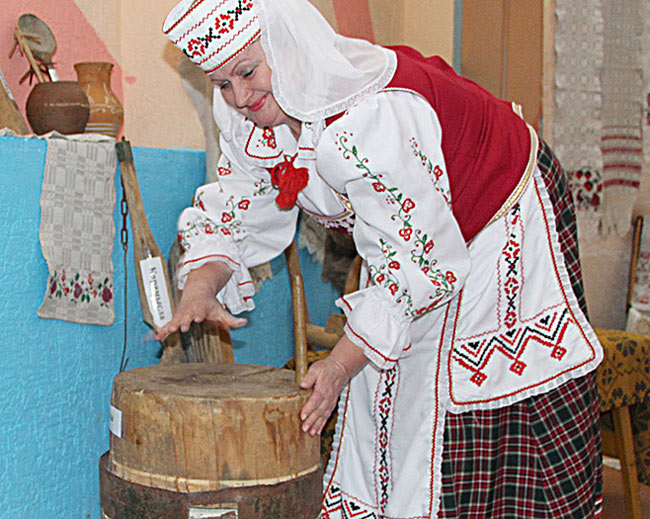 Мобильную выставку, посвященную Году малой родины, открыли в Вишовском центре культуры и досуга