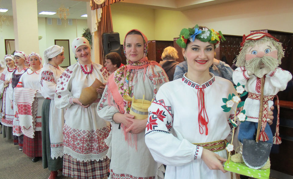 Выставка традиционного регионального национального костюма прошла в Могилеве. Фото