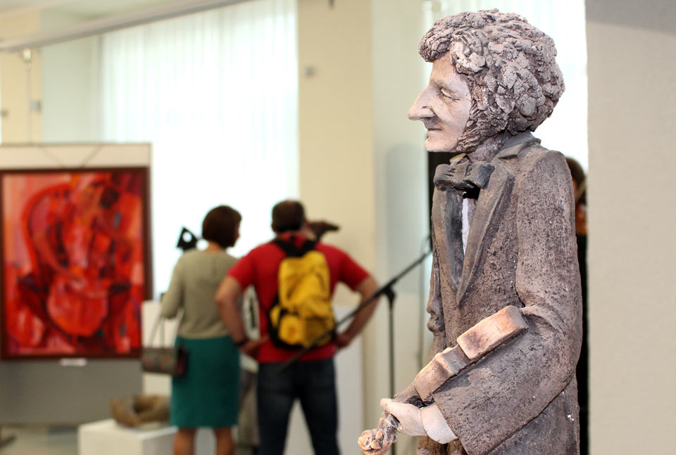 Совместная выставка работ художников и скульпторов открылась в Выставочном зале Могилева