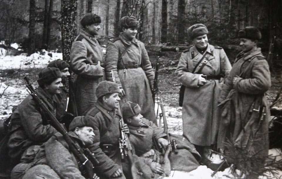 Выставка фотографий солдат, освобождавших Могилев в 1944 году, открылась в областном центре. Фото