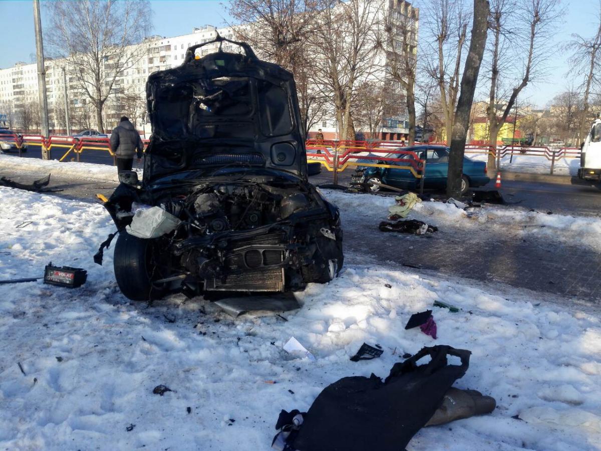 Пассажир и водитель пострадали в ДТП в Бобруйске, на месте работает следственно-оперативная группа