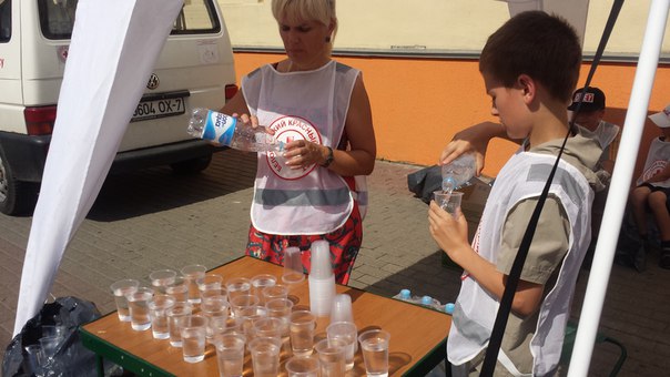 Пункт выдачи питьевой воды организует Красный Крест в Могилеве с 11 июня