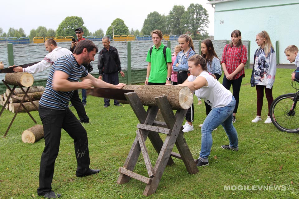 В Круглом прошел областной этап «Властелина села». Фото