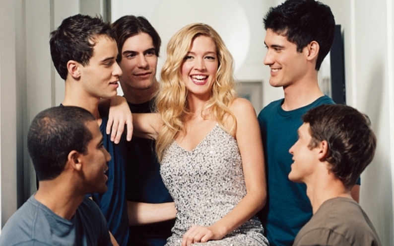 На 13 тысяч молодых мужчин больше, чем женщин проживает в Могилевской области