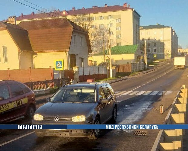 Volkswagen в Горках на пешеходном переходе сбил пенсионерку