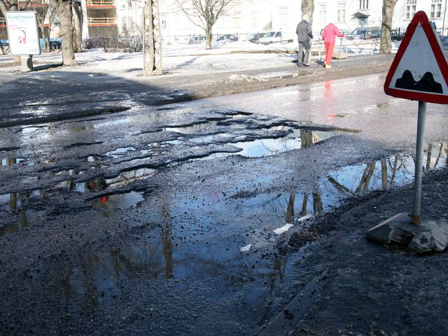 Свыше 2 тысяч значительных дефектов автодорог выявила прокуратура Могилевской области