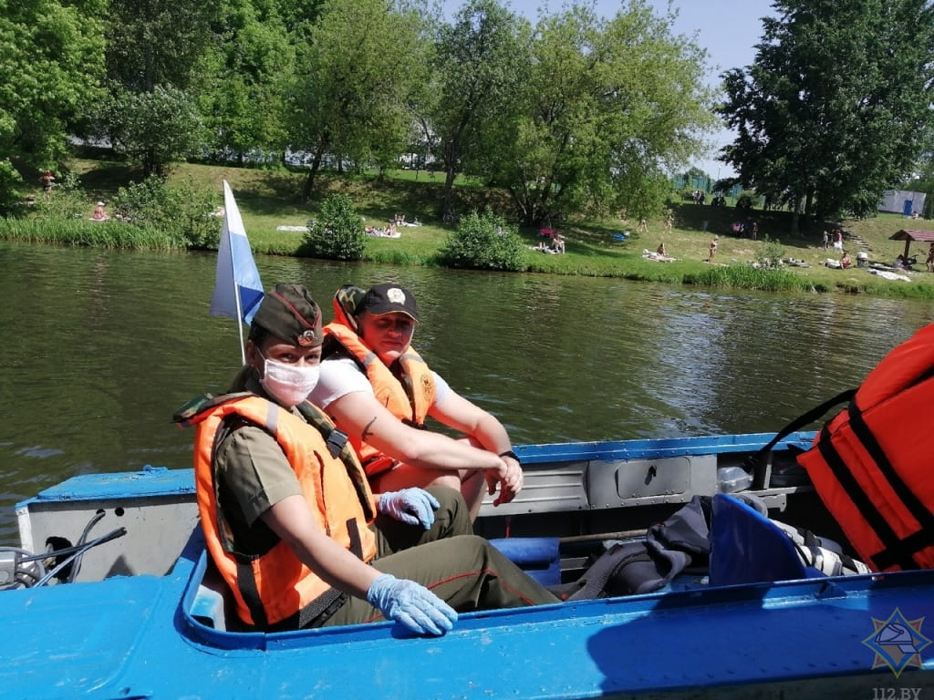 Спасатели патрулируют места для купания и отдыха в Могилеве