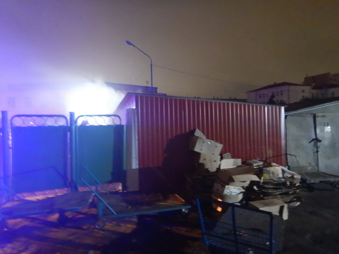 Пожар на Центральном рынке тушили в Могилеве. Фото