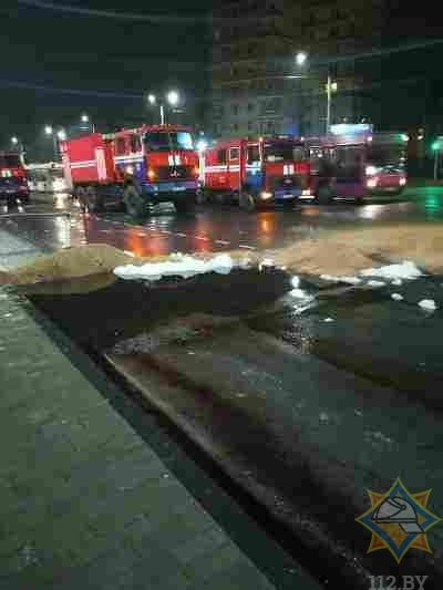 Грузовой тягач с прицепом-цистерной опрокинулся в Могилеве. Фото