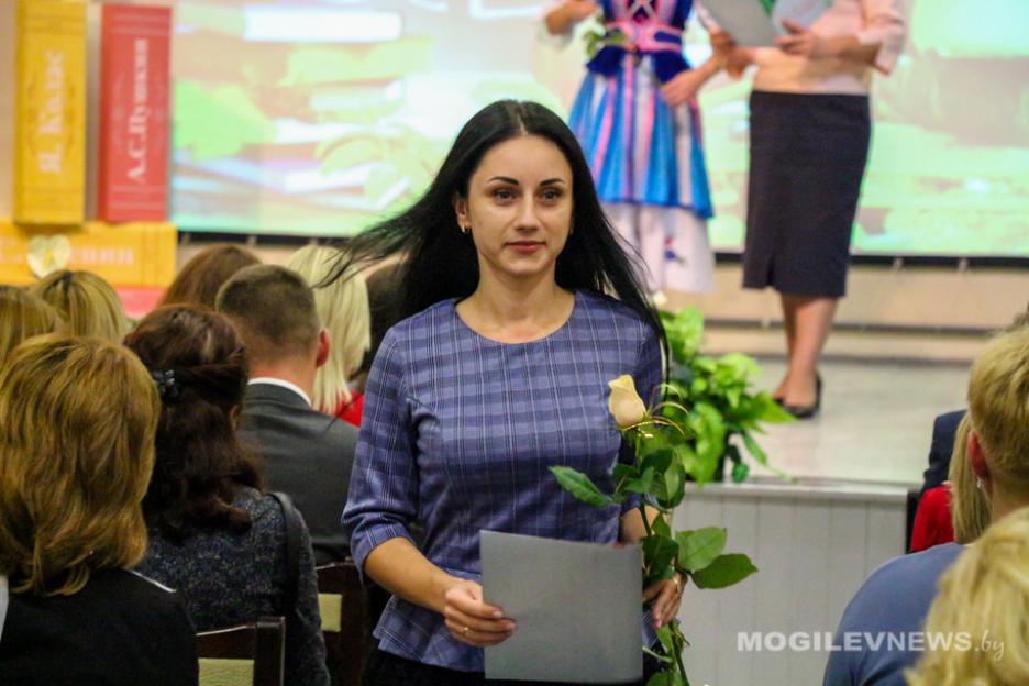Более 85% школьных учителей и руководителей в Могилевской области - женщины