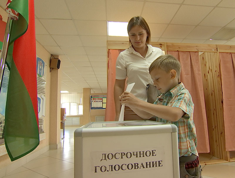 Могилевчане принимают участие в досрочном голосовании