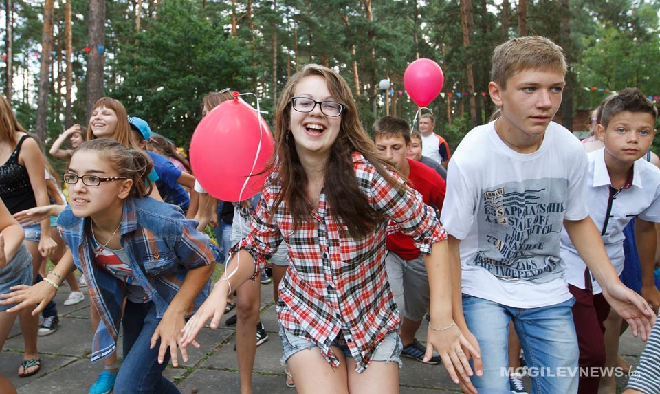 Без родительских дней и по территориальному принципу начнут работать детские круглосуточные лагеря и здравницы на первом этапе