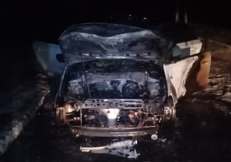 Из-за неисправности электропроводки горел автомобиль в Осиповичах