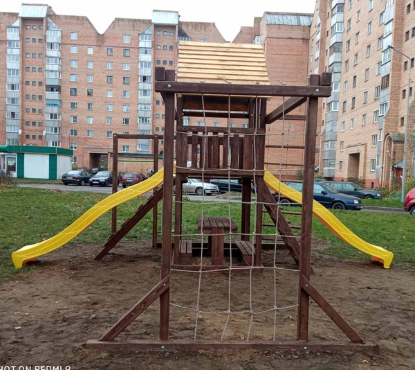 Новый «детский дворик» на придомовой территории появился в Заднепровье в Могилеве. Фото