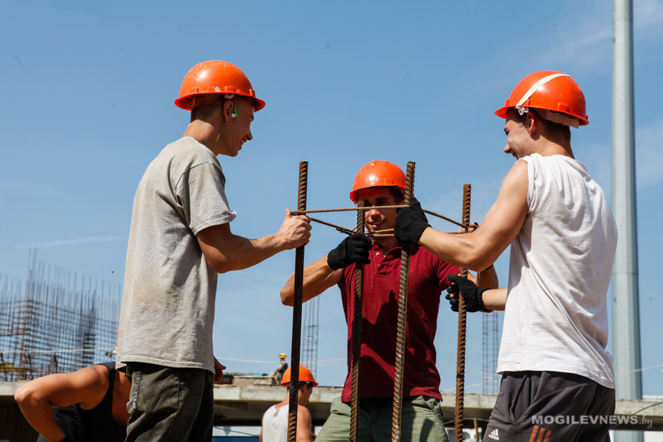 Зарплату выше среднеобластной получали строители Могилева, Костюковичского и Белыничского районов в 2019 году