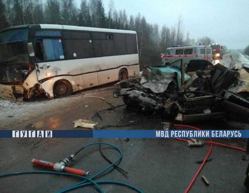 Автобус и легковушка столкнулись в Дрибинском районе - погиб водитель  машины