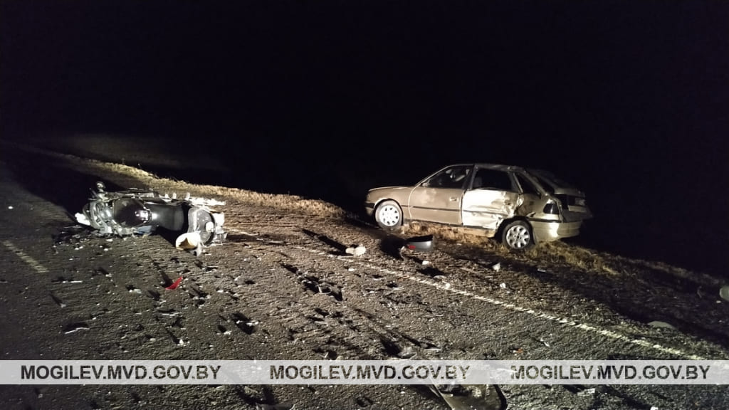 «Opel» и мотоцикл столкнулись в Мстиславском районе