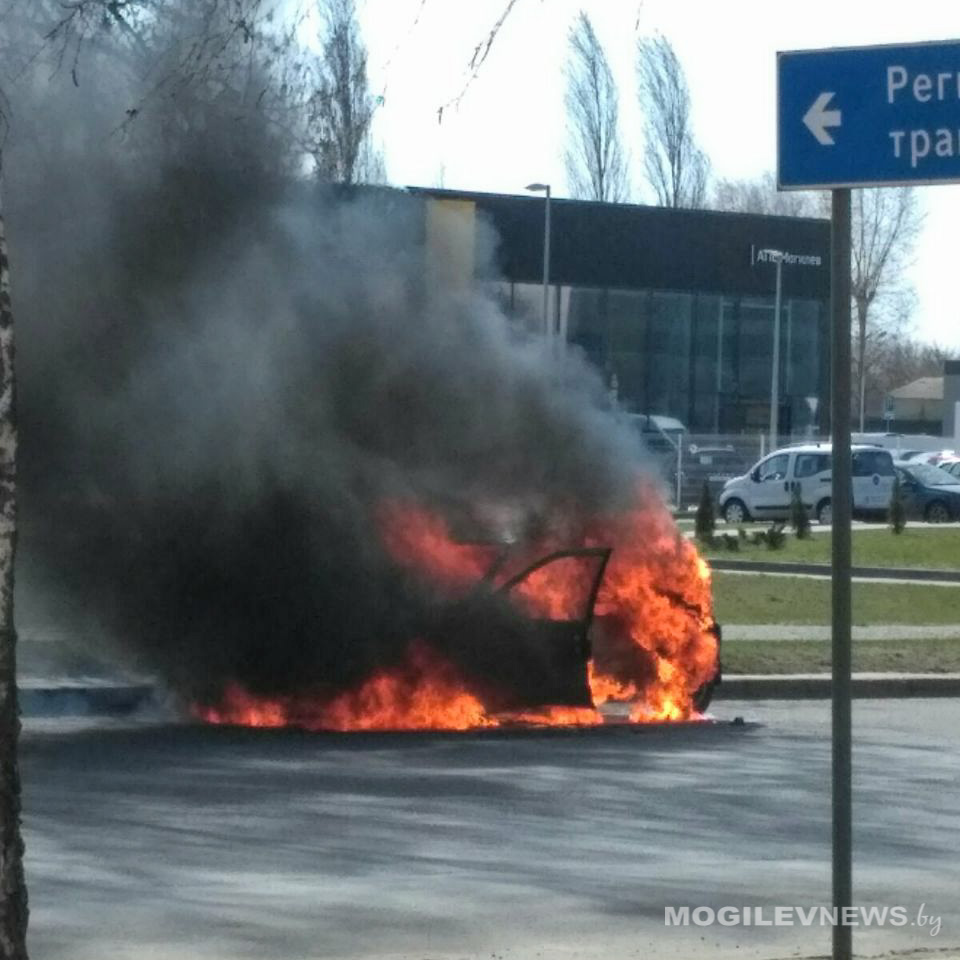 В Могилеве во время движения загорелся «Фиат»
