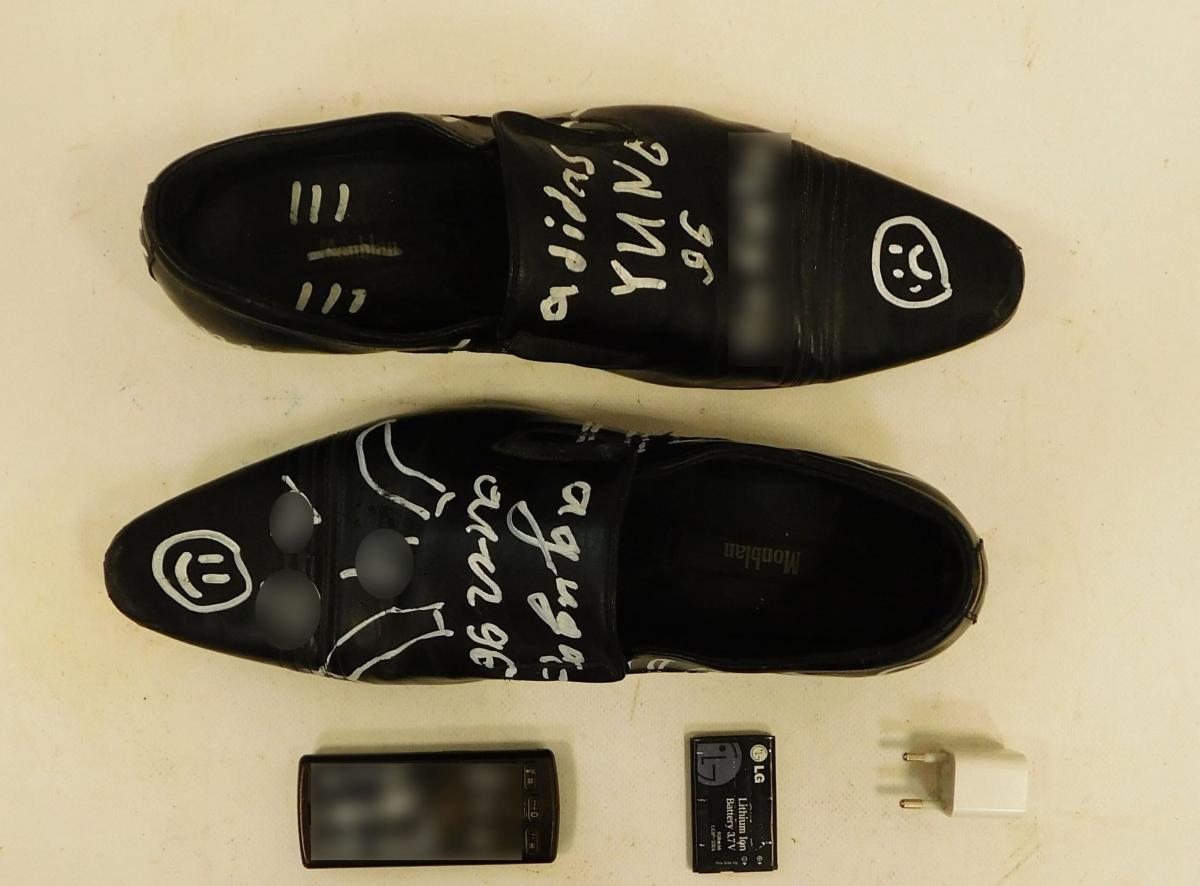 Продавец отправил покупателю в Бобруйск старые ботинки вместо кроссовок «Adidas»