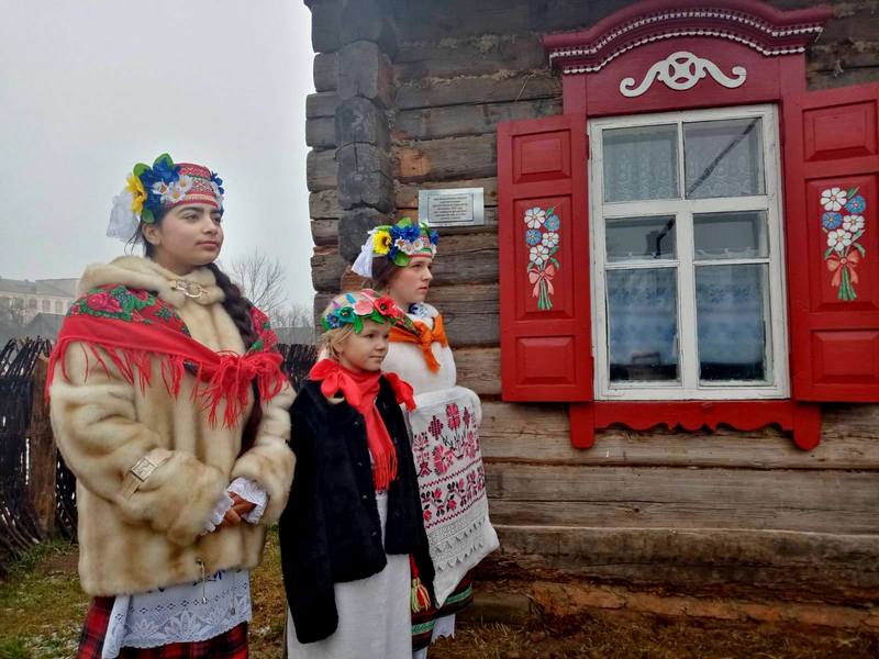У Клічаве з’явіўся этнаграфічны падворак “Сушанская хата”