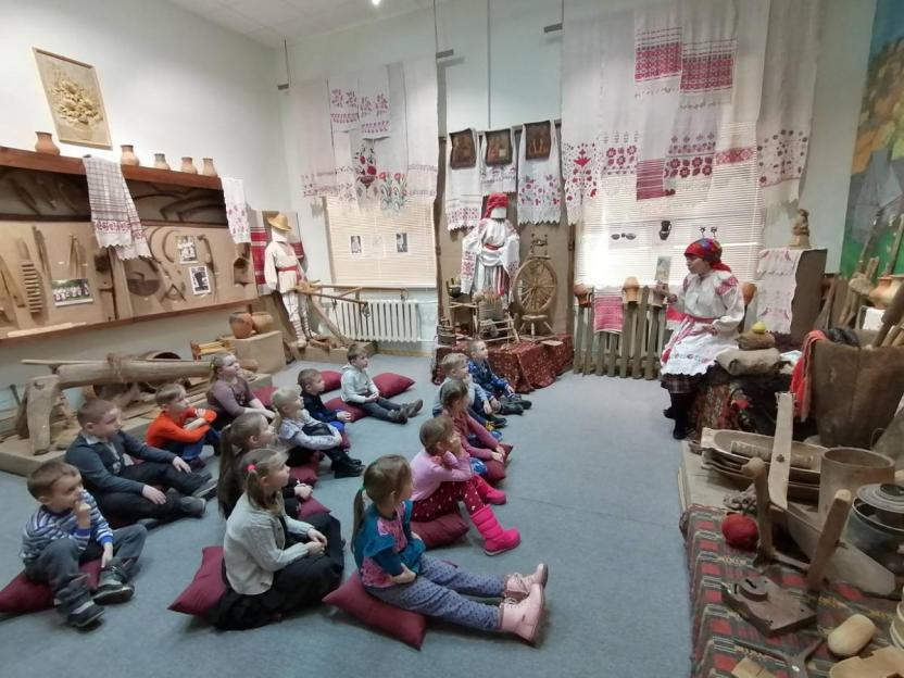 Проект  Чаусского музея «Казкi на падушках» теперь онлайн. Видео