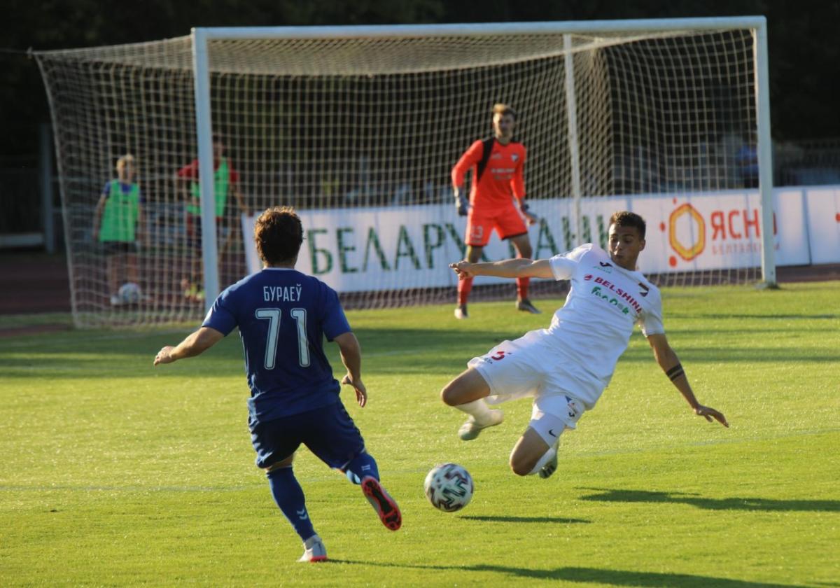 «Белшина» победила «Слуцк» 4:2