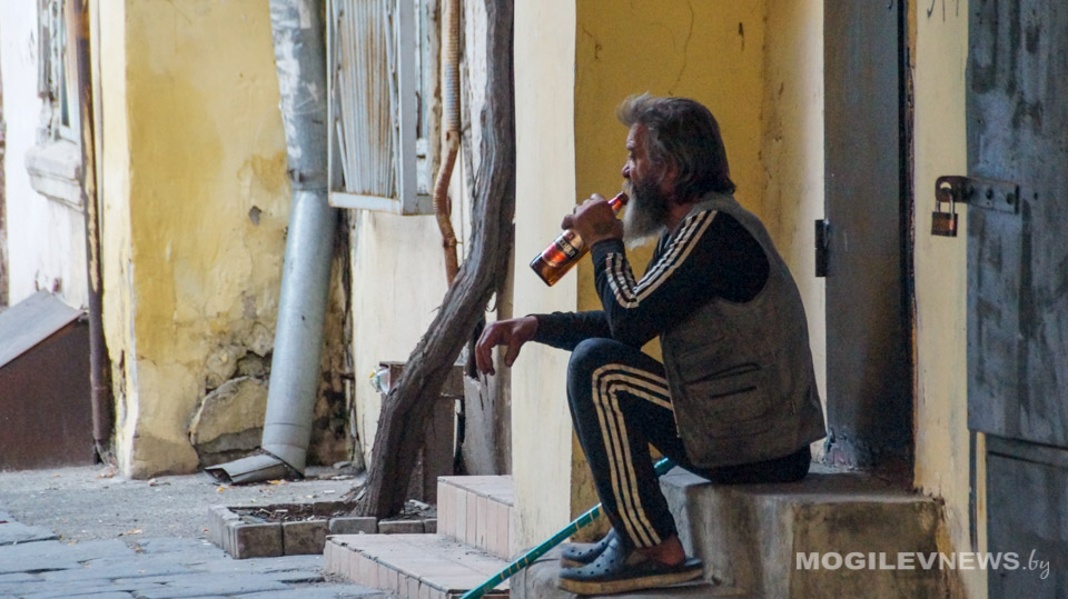 Около 18 тысяч человек с диагнозом алкоголизм находятся под диспансерным наблюдением в Могилевской области